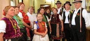 Fehér Anikó tudományos munkatárs a zsűri tagjaként és műsorvezetőként vett részt a XX. Egri Népzenei Gála és Aranypáva Nagydíjas verseny eseményein