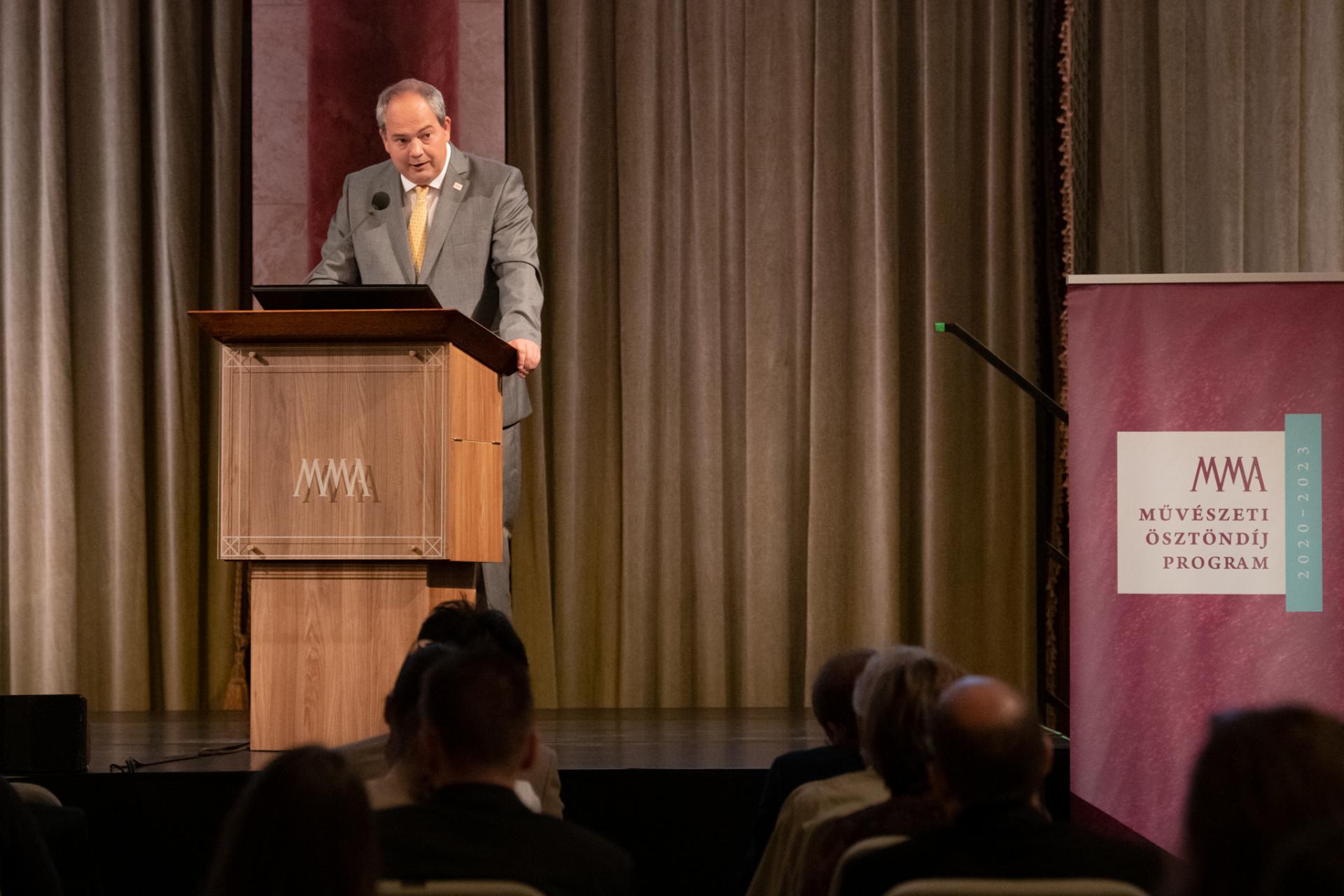 Vashegyi György, az MMA elnöke köszöntötte a Művészeti Ösztöndíjprogram 2020-2023. évi évfolyamát a Pesti Vigadóban