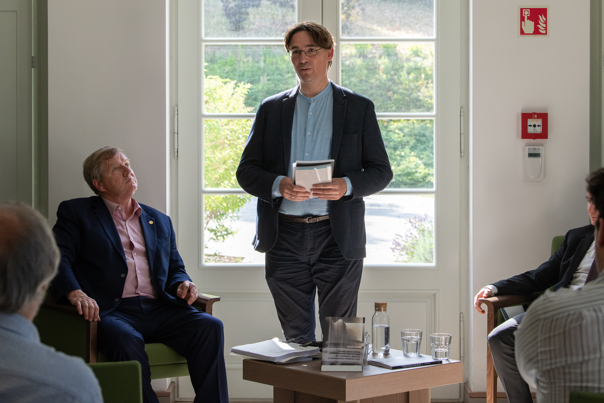 Bemutatták Kocsis Miklós A felsőoktatási autonómia a kulturális jogok rendszerében című könyvének angol nyelvű kiadását