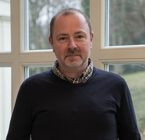 osztályvezető, Kutatásszervezési Osztály, az MMA MMKI állandó kutatója