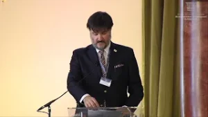 Kucsera Tamás Gergely: A művészet közege: az ember