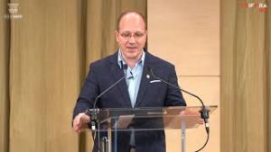 Windhager Ákos: Egy püspök, egy miniszter és egy királynő − Vásáry Tamás korai pályája