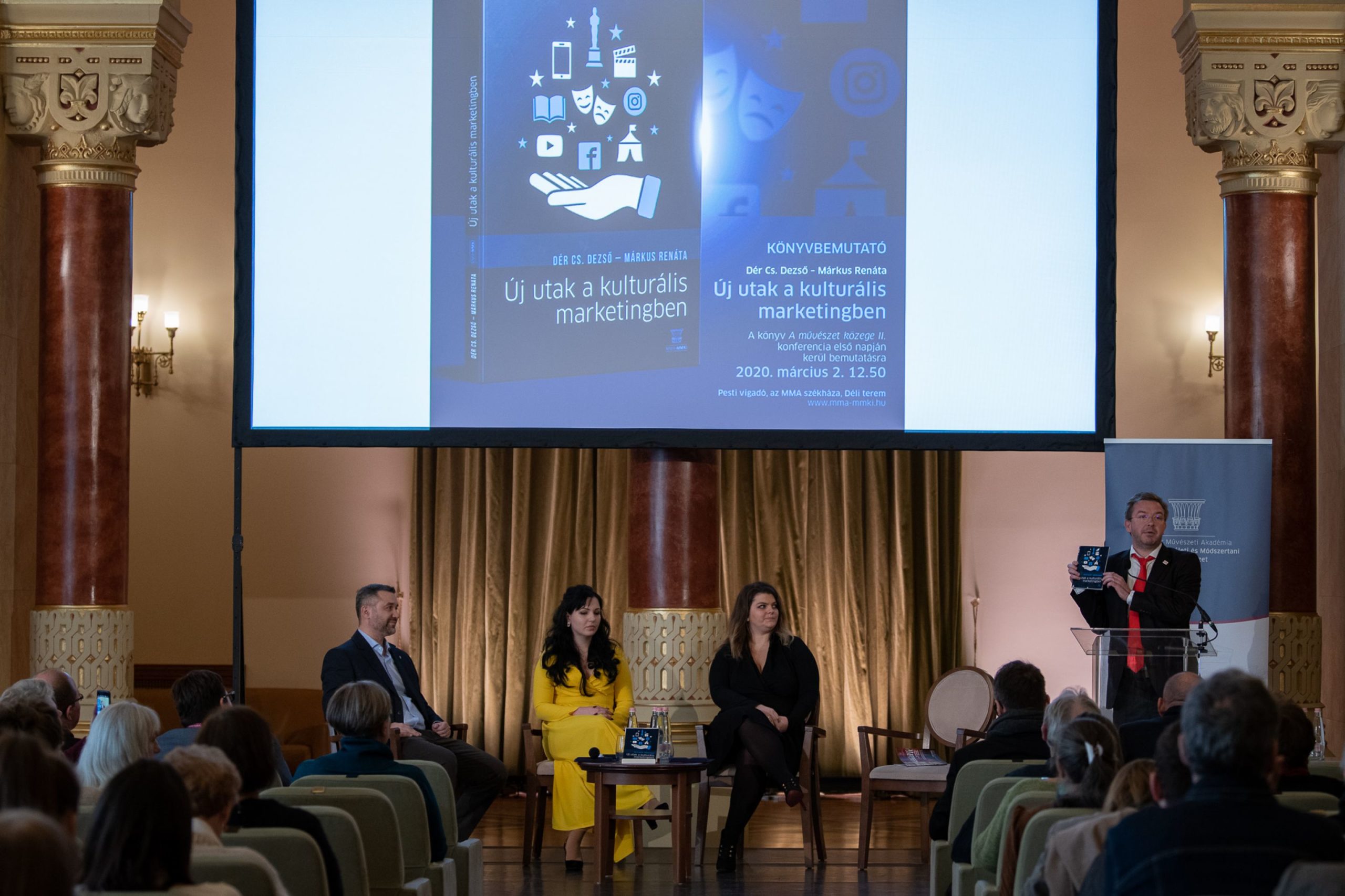 Hamarosan e-kötetként is elérhető Dér Cs. Dezső – Márkus Renáta szerzőpáros Új utak a kulturális marketingben című könyve